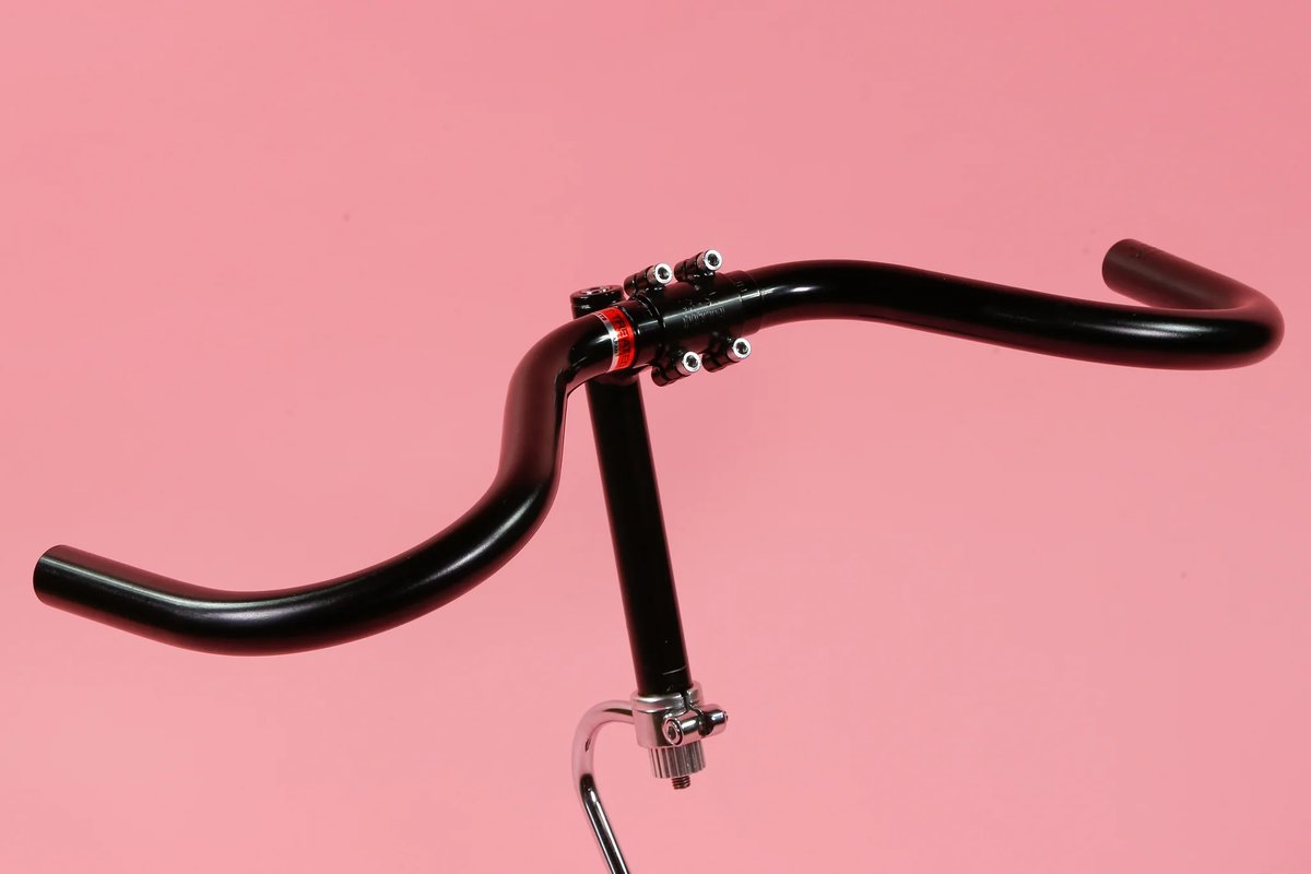 RM016 Mustache Bar