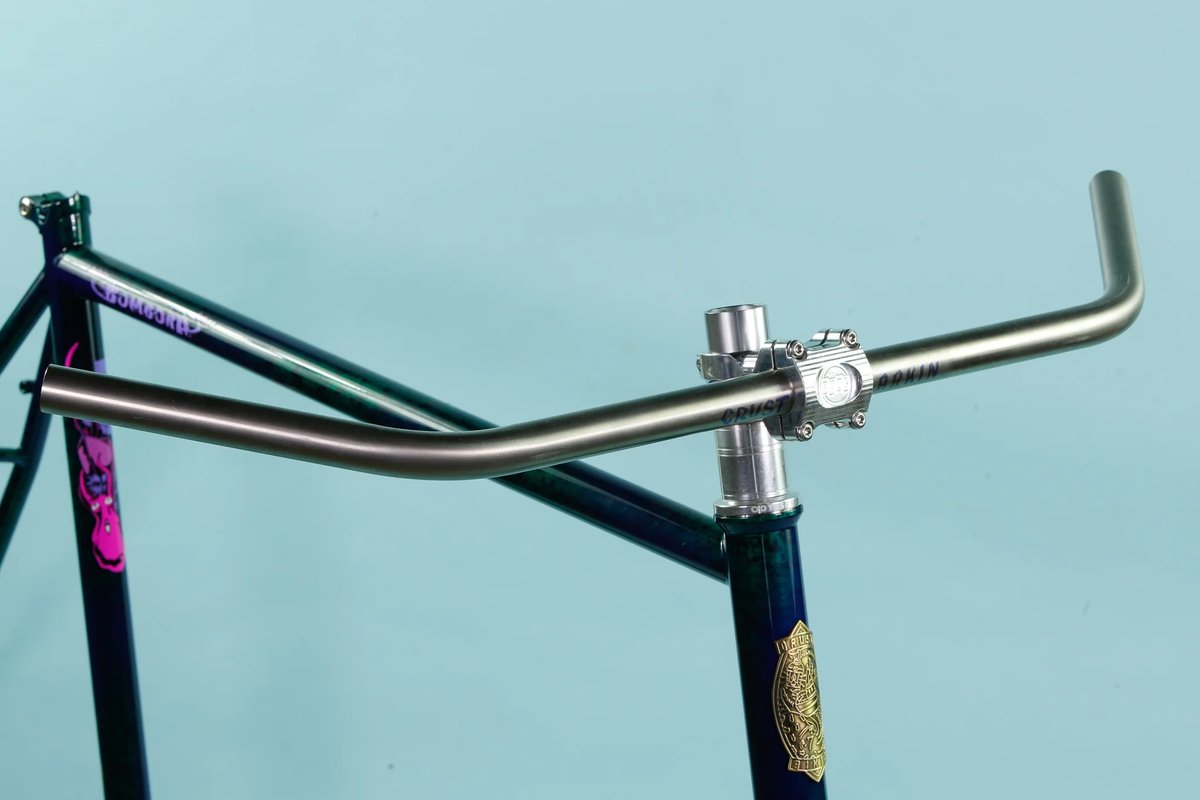 Larkin X Crust Titanium Juan Martin Bar